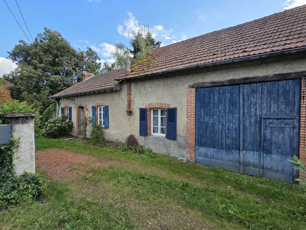 Maison à ISSERPENT