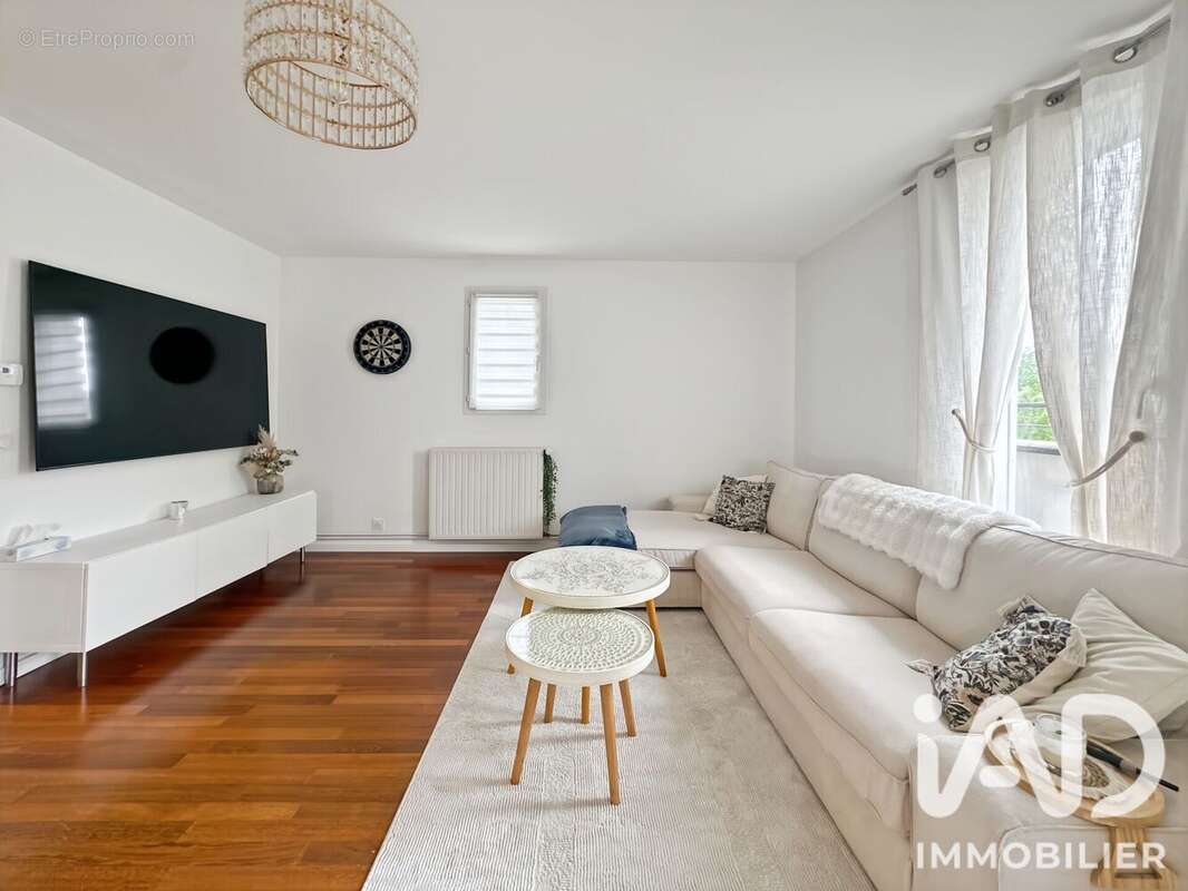 Photo 4 - Appartement à SAINTE-GENEVIEVE-DES-BOIS
