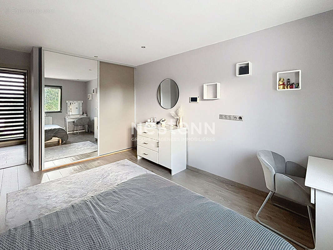 EXCLUSIVITE !! Maison à vendre à La Motte d'Aigues - 6 pièces, piscine, sous sol. - photo 10