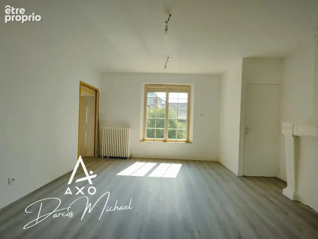 Immeuble de caractère  ~375 m²  Maison principale, 3 appartements loués, local professionnel  Beaufort-en-Anjou - photo 6