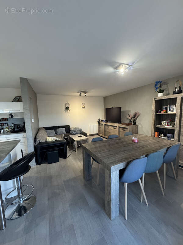 Appartement à VEAUCHE