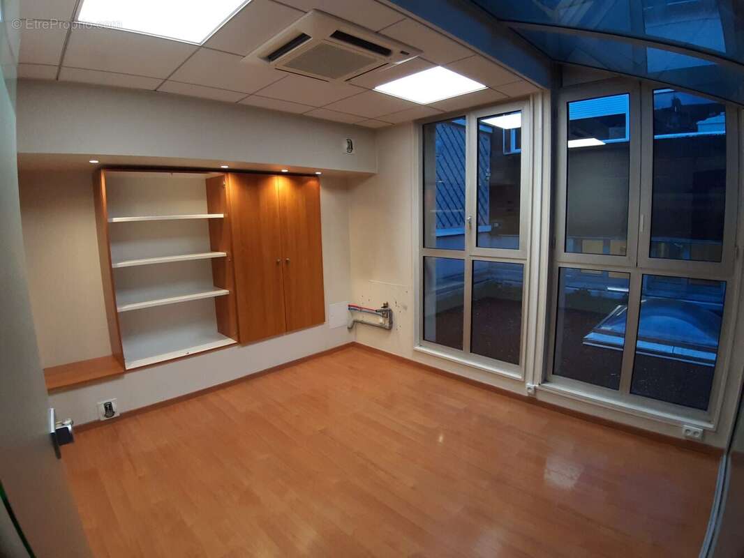 Commerce 228 m² à Saint-Die-Des-Vosges  - photo 8
