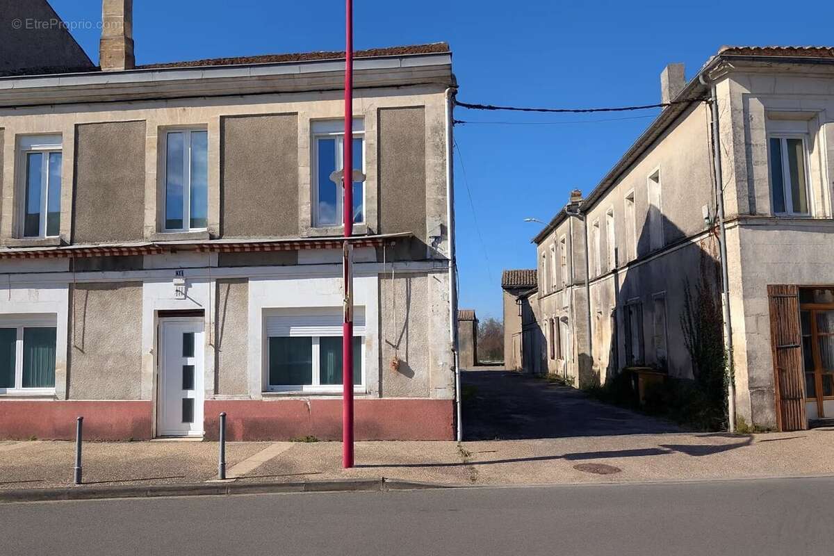 Maison à REIGNAC