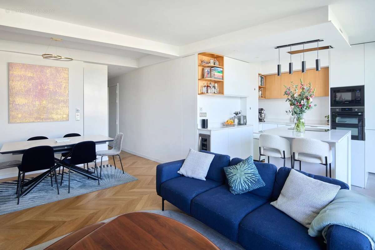 Appartement à PARIS-15E