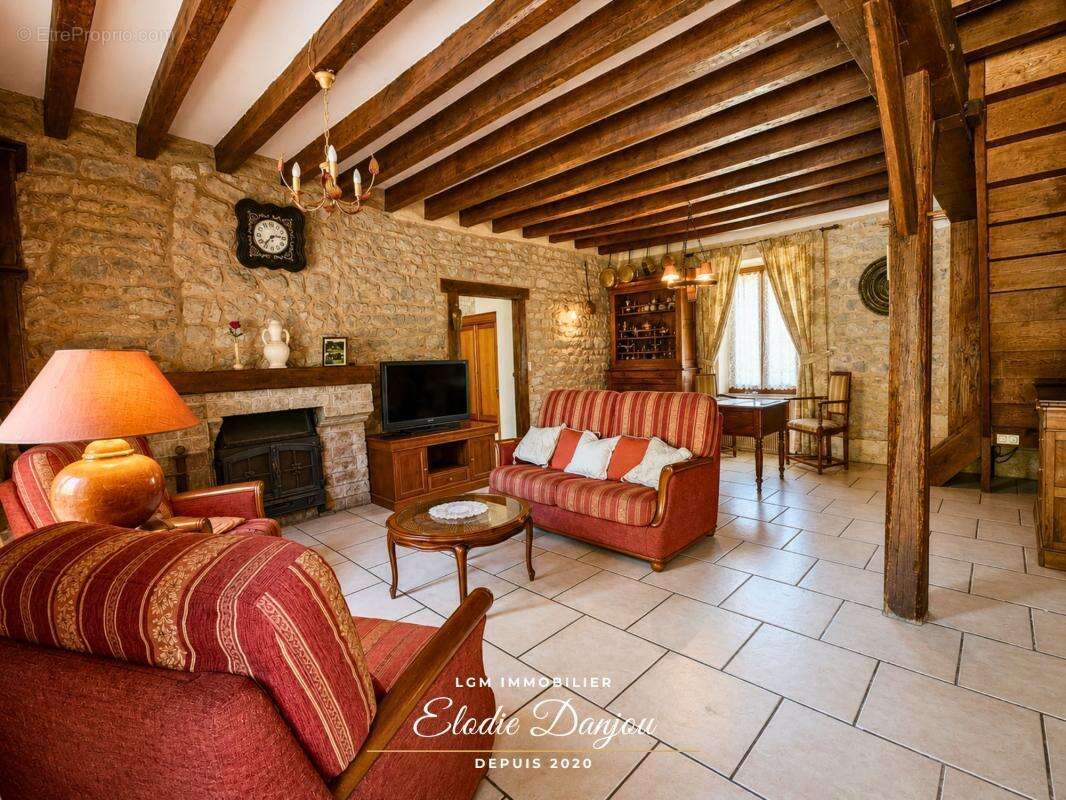 Maison en pierre avec 3 chambres, piscine et dépendances – À 10 minutes de Châteaudun - photo 4