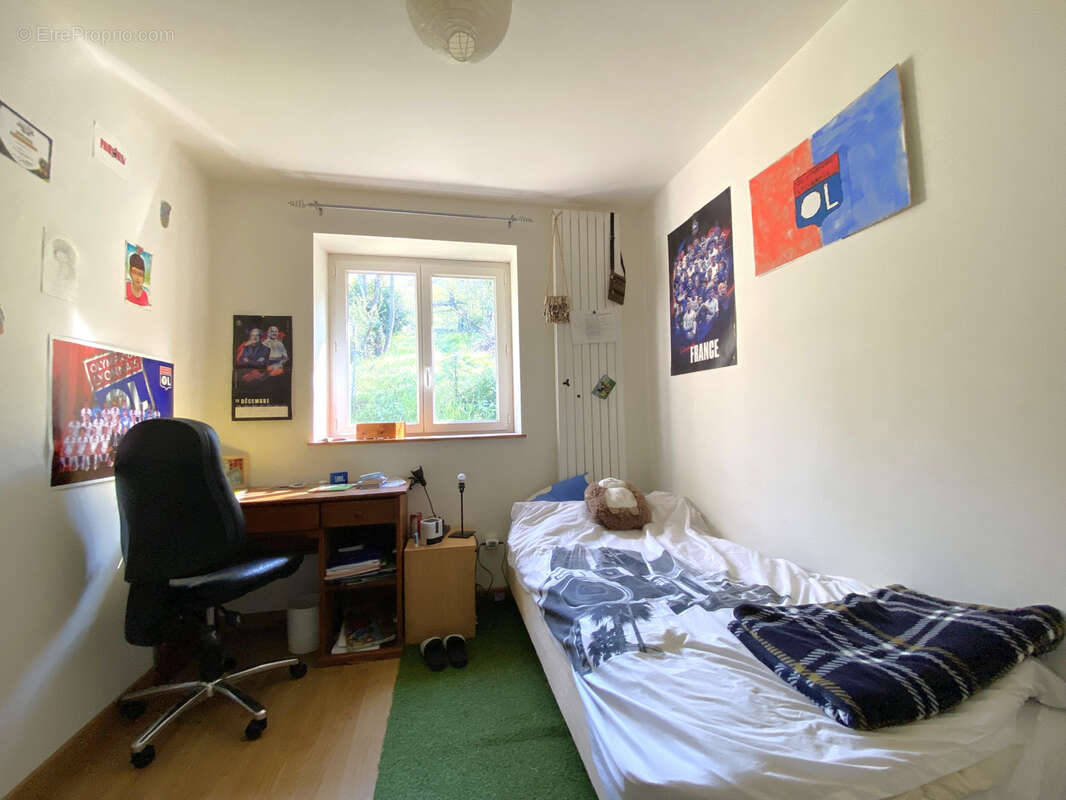 Maison à MONTROMANT