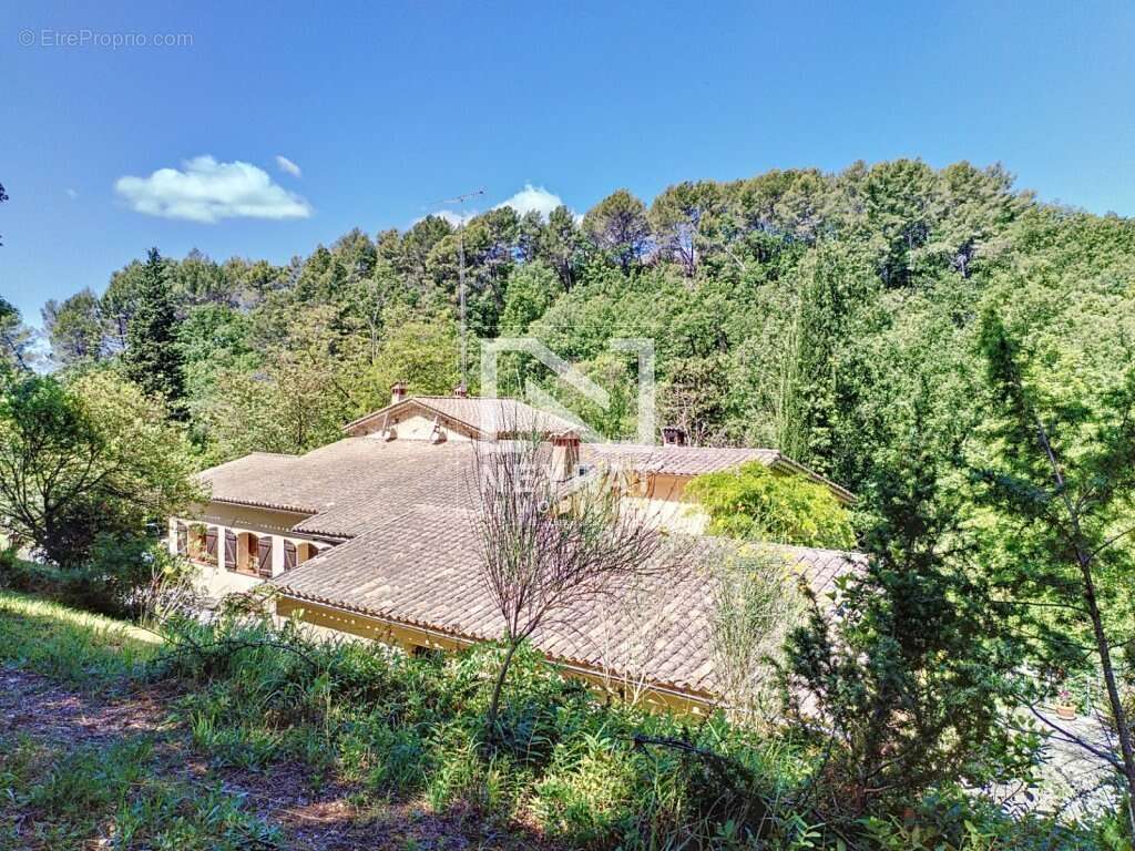 Tourrettes - basrtides - piscine - riviere - source - 17.000m² de terrain - photo 11