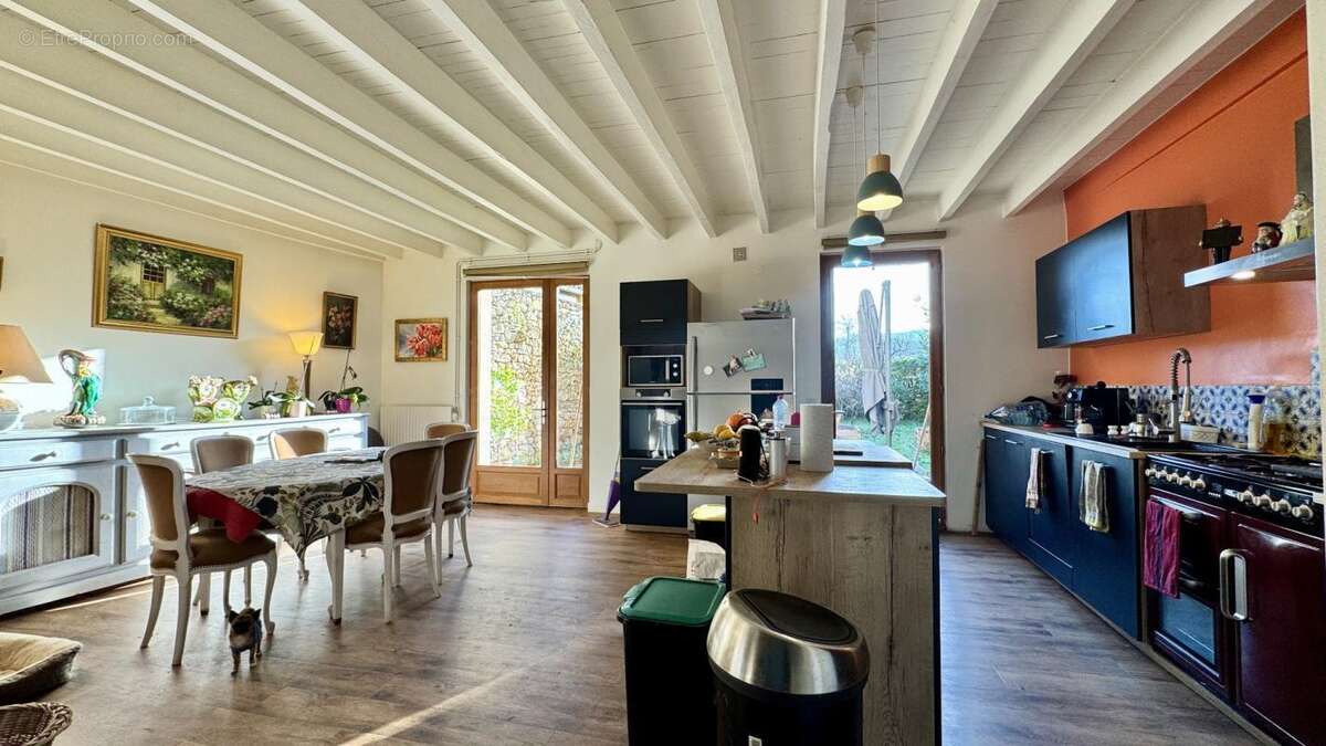 Maison à SAINT-MARTIN-LABOUVAL