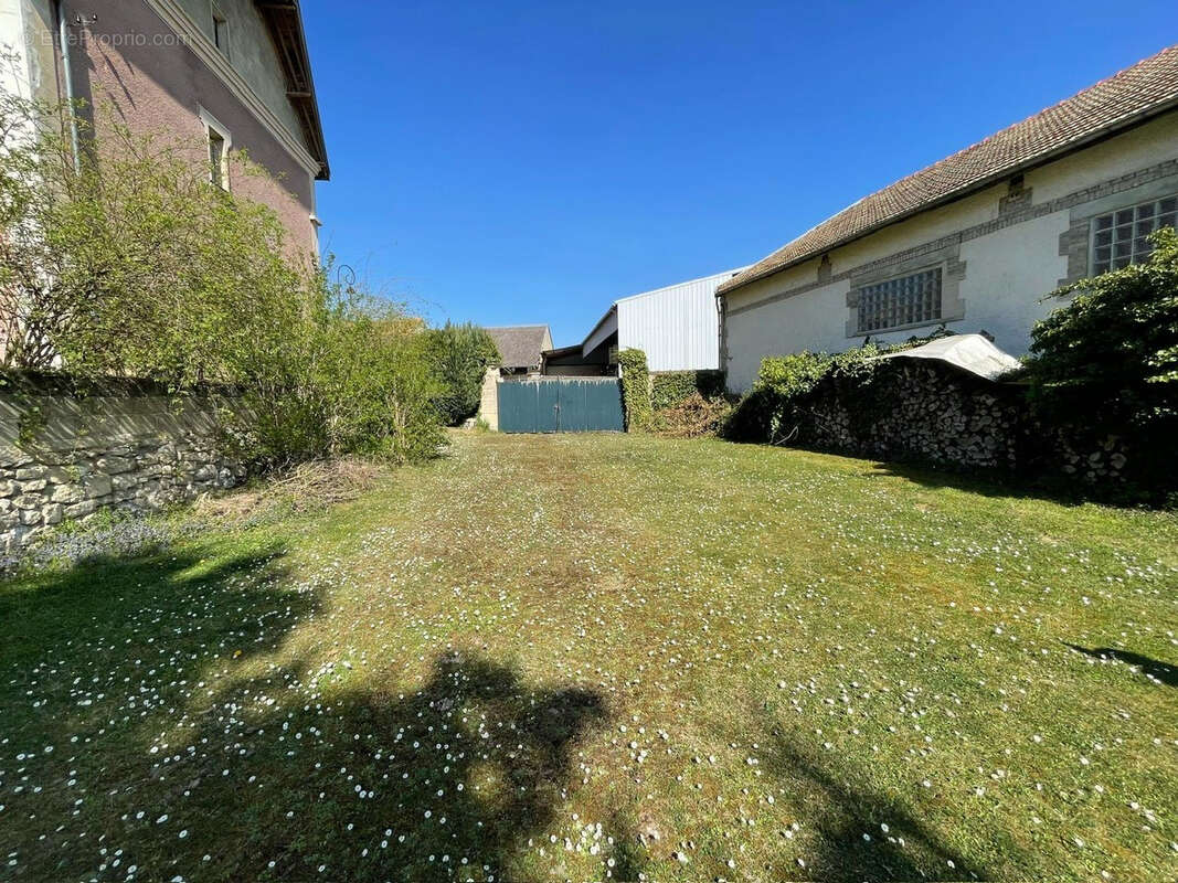 Propriete maison de maître 11 pieces + dependances sur terrain de 3400 m2 - 10 min de gueux - photo 23