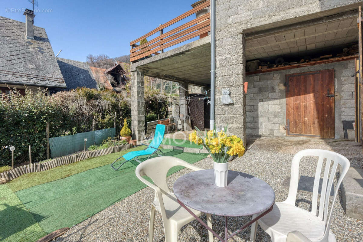 Jardin à l'arrière de la maison - Maison à LES ADRETS