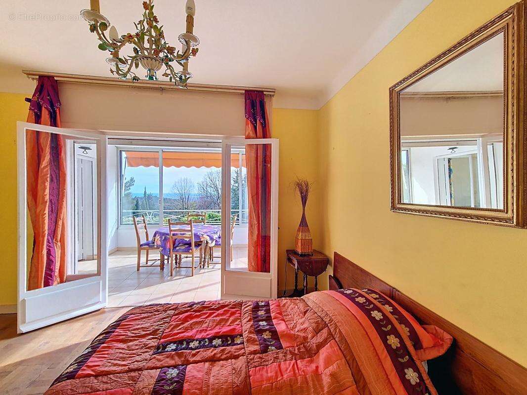 Appartement à VENCE