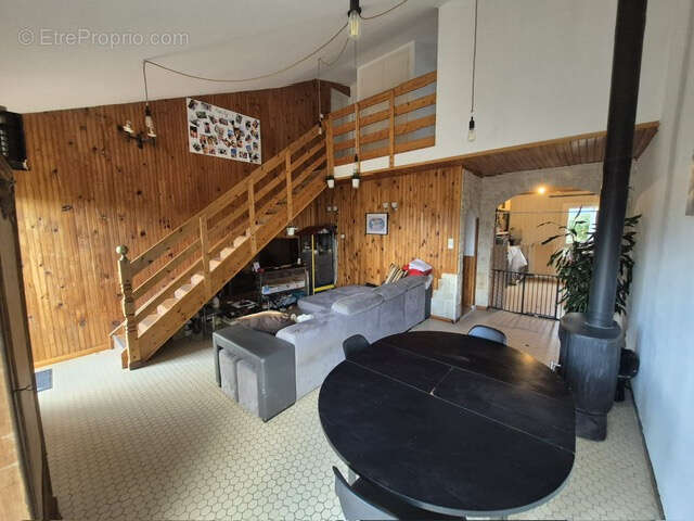 Maison à AZILLE