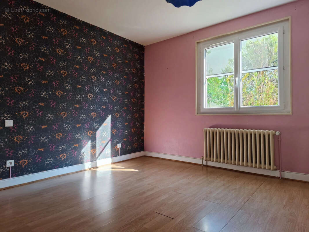 Maison à CERCY-LA-TOUR