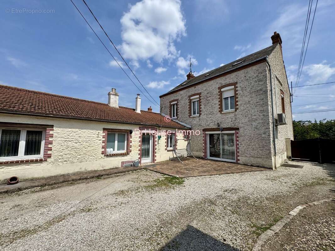 Maison à BAGNEAUX-SUR-LOING
