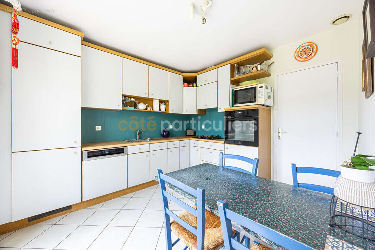 Basse goulaine -- maison familiale 194 m²  -- 5 chambres -- proche centre en impasse -- garage & jardin - photo 6