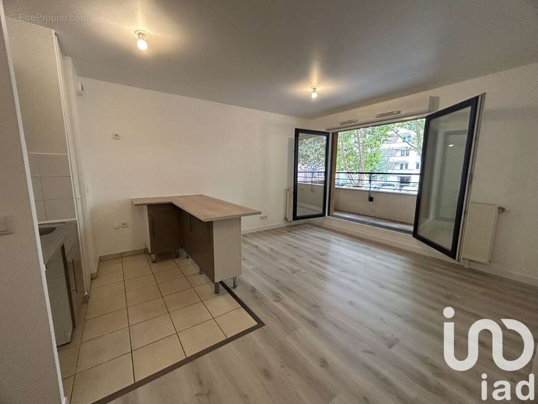Photo 2 - Appartement à SAINT-OUEN-L'AUMONE