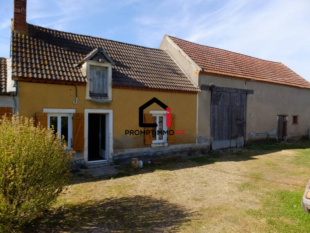 Maison à SAINT-BONNET-TRONCAIS