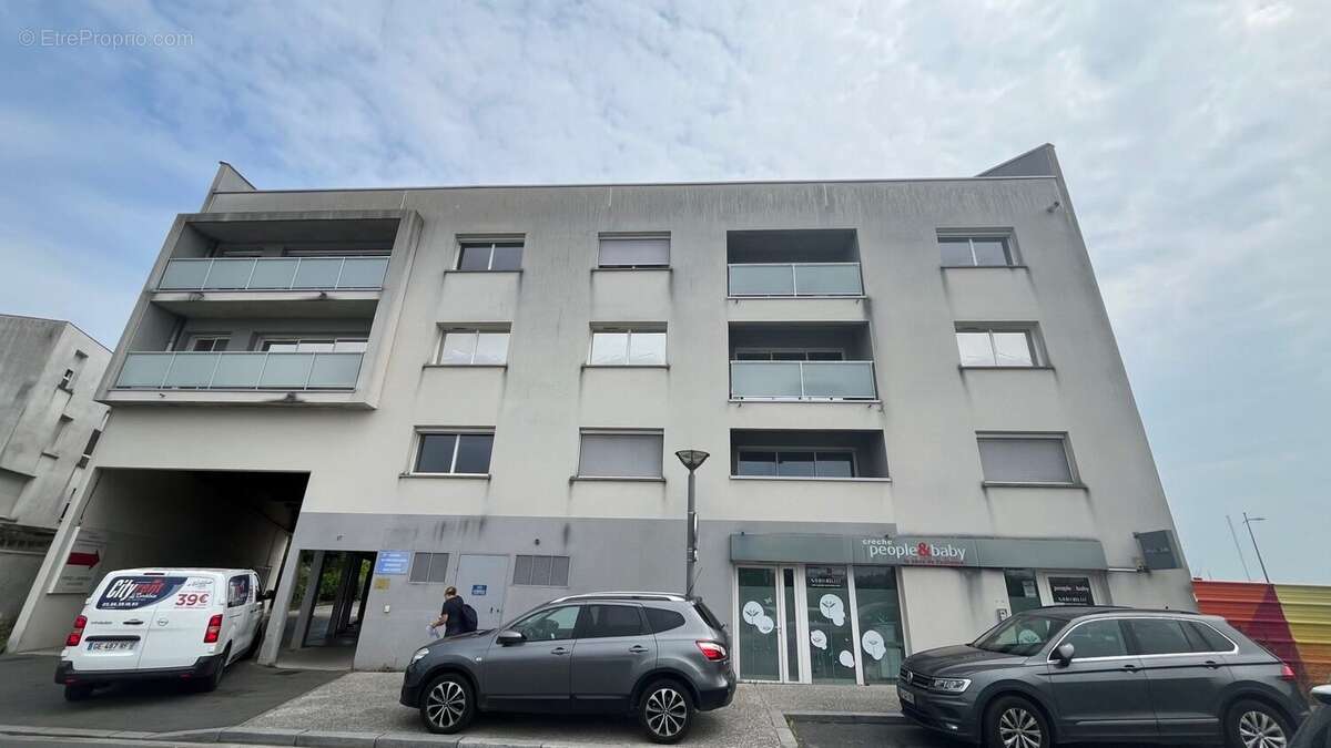 façade immeuble - Commerce à LORMONT