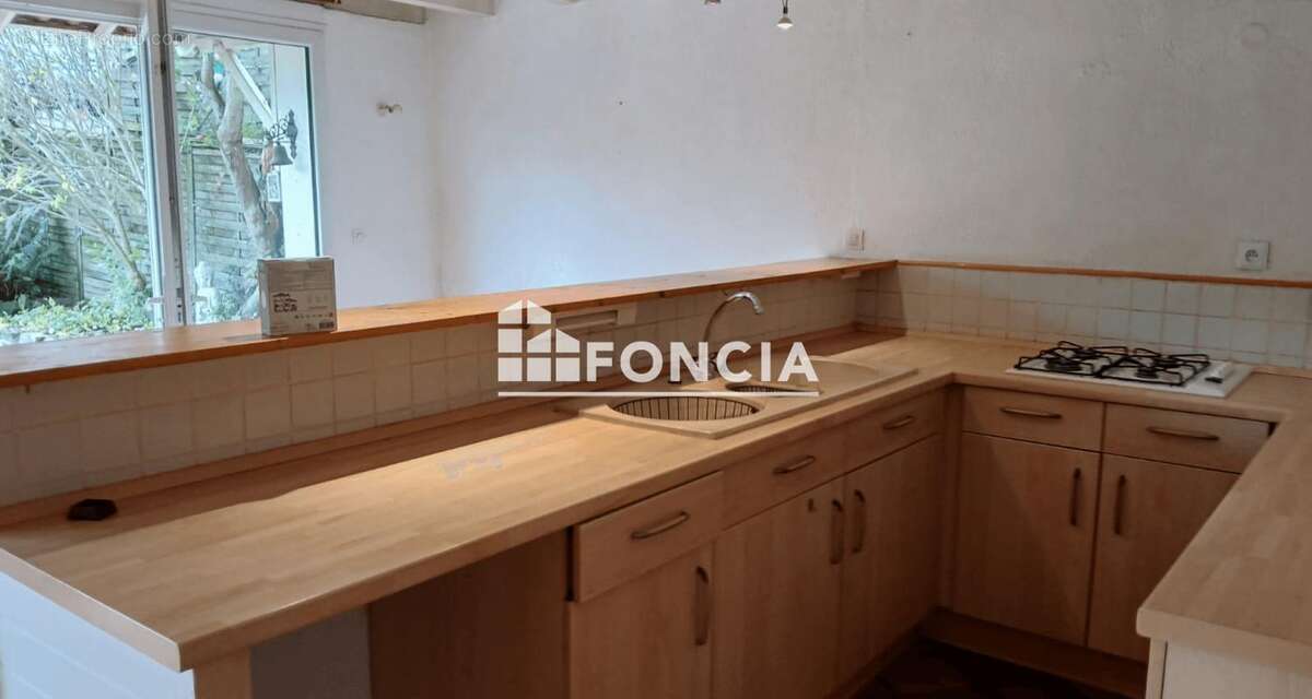 Maison à SAINT-PIERRE-DE-MESAGE