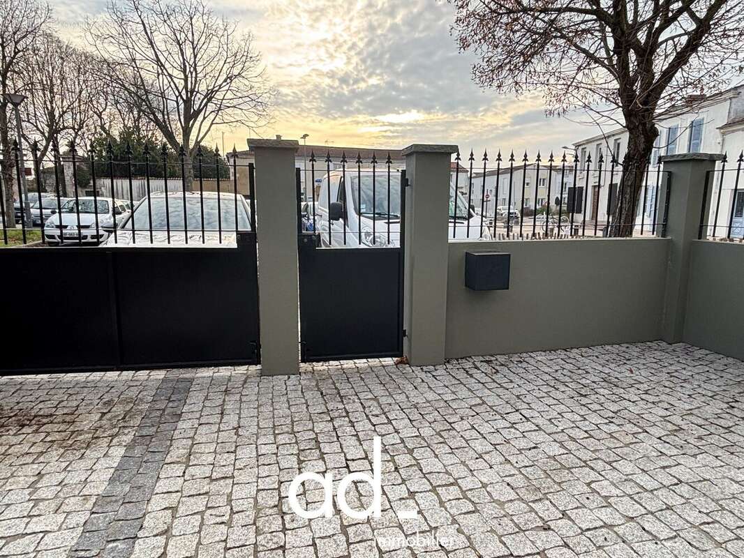 Appartement 54 m² à Aytre  - photo 2