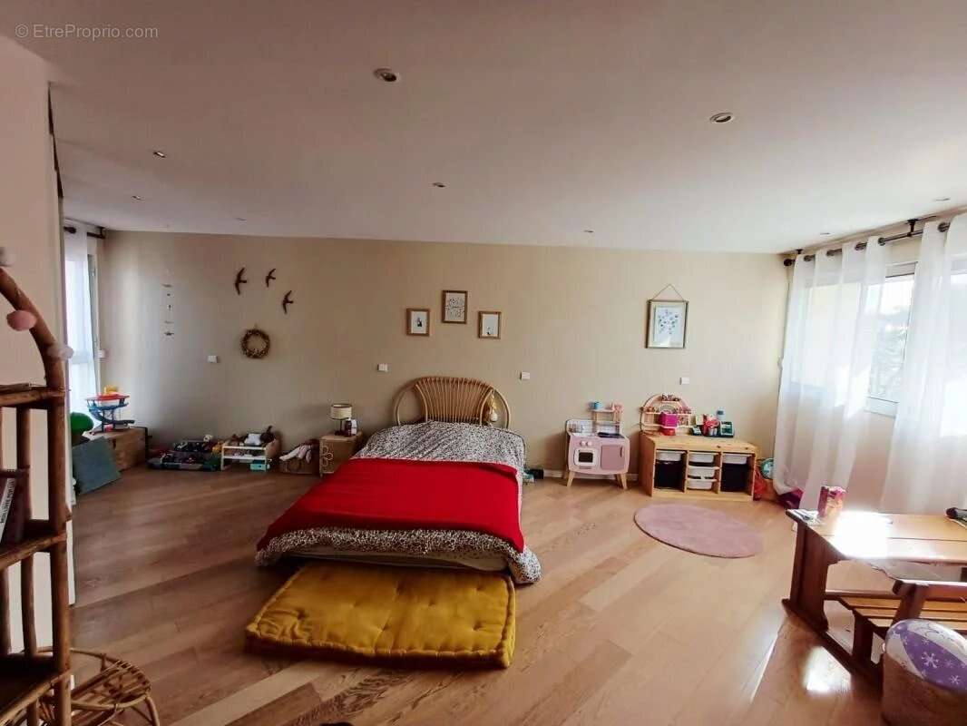 Duplex d'exception entièrement climatisé – Dernier étage – Terrasse de 50 m² – Piscine – Garage & Parking - photo 8