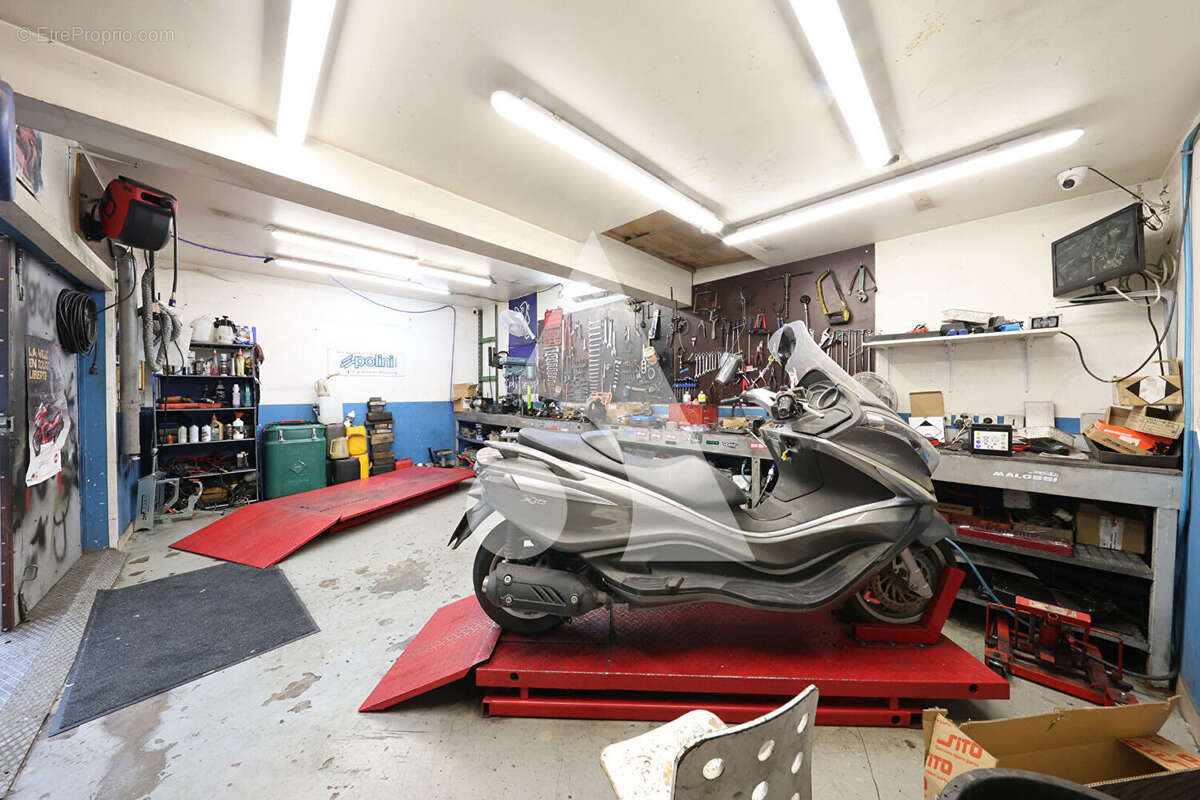 Commerce à CORBEIL-ESSONNES