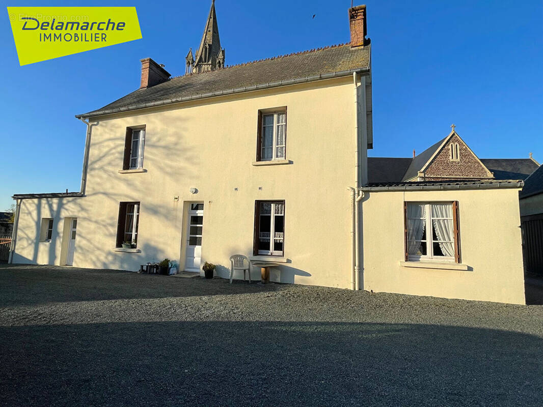 Maison à BRICQUEVILLE-SUR-MER