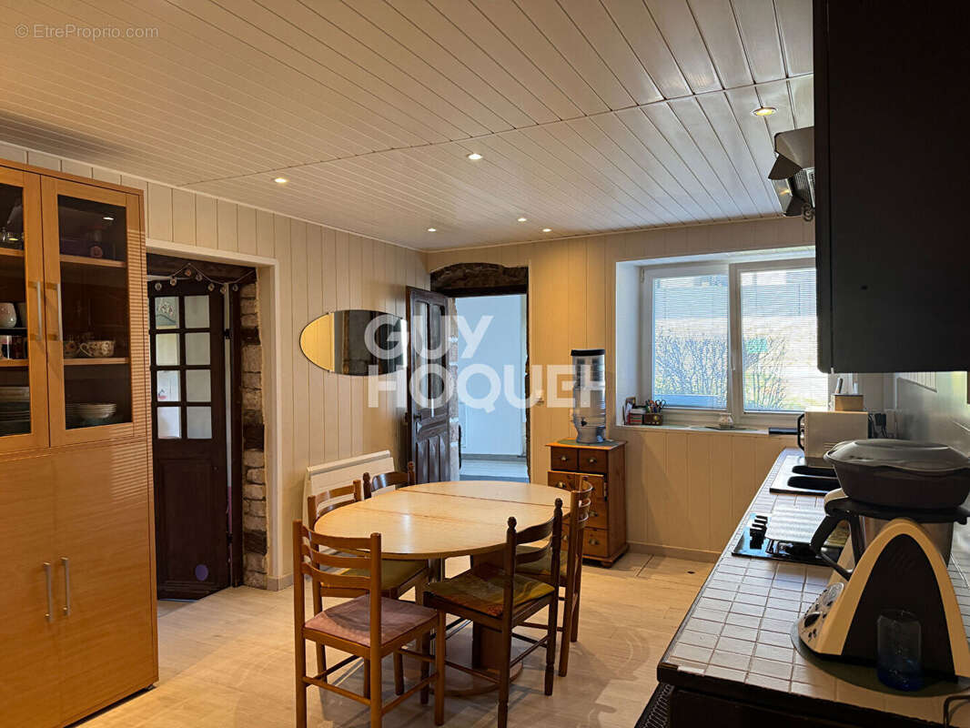 Maison à POUILLEY-FRANCAIS