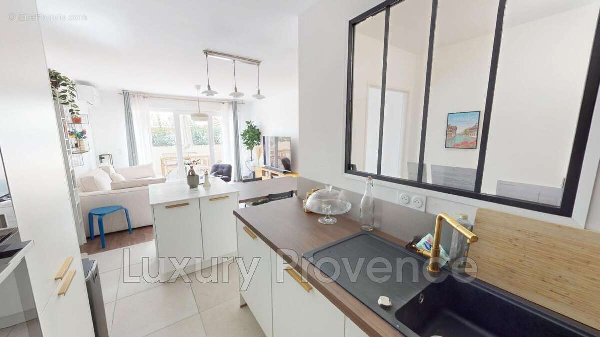 Appartement à GREASQUE