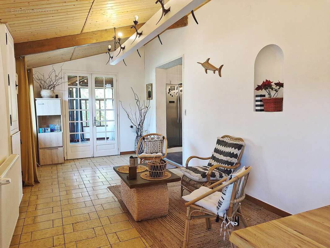 Maison à MAIGNAUT-TAUZIA