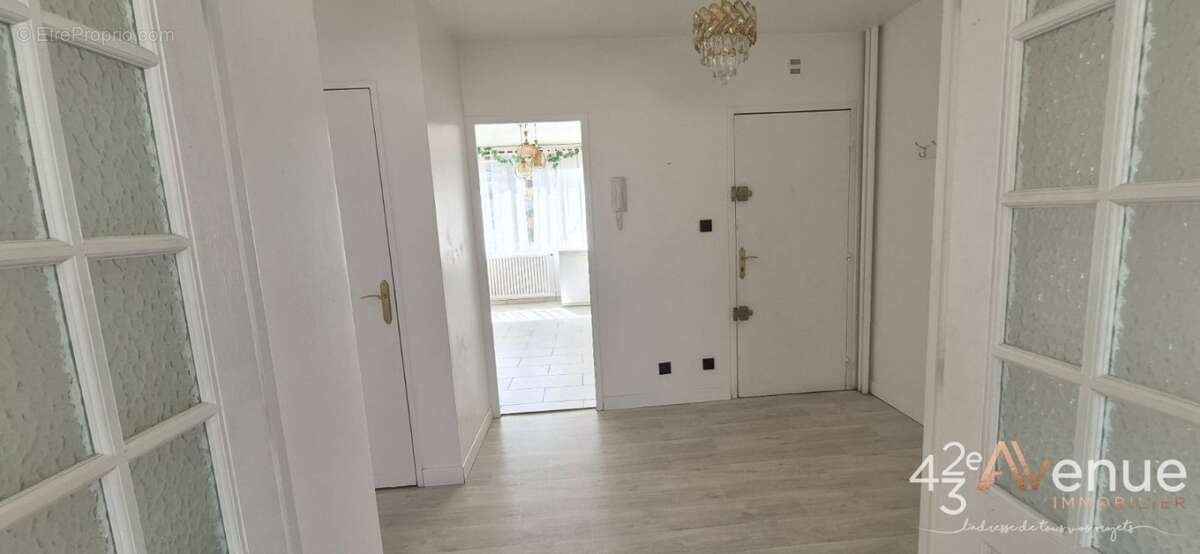 Appartement 83 m² à Saint-Etienne  - photo 8