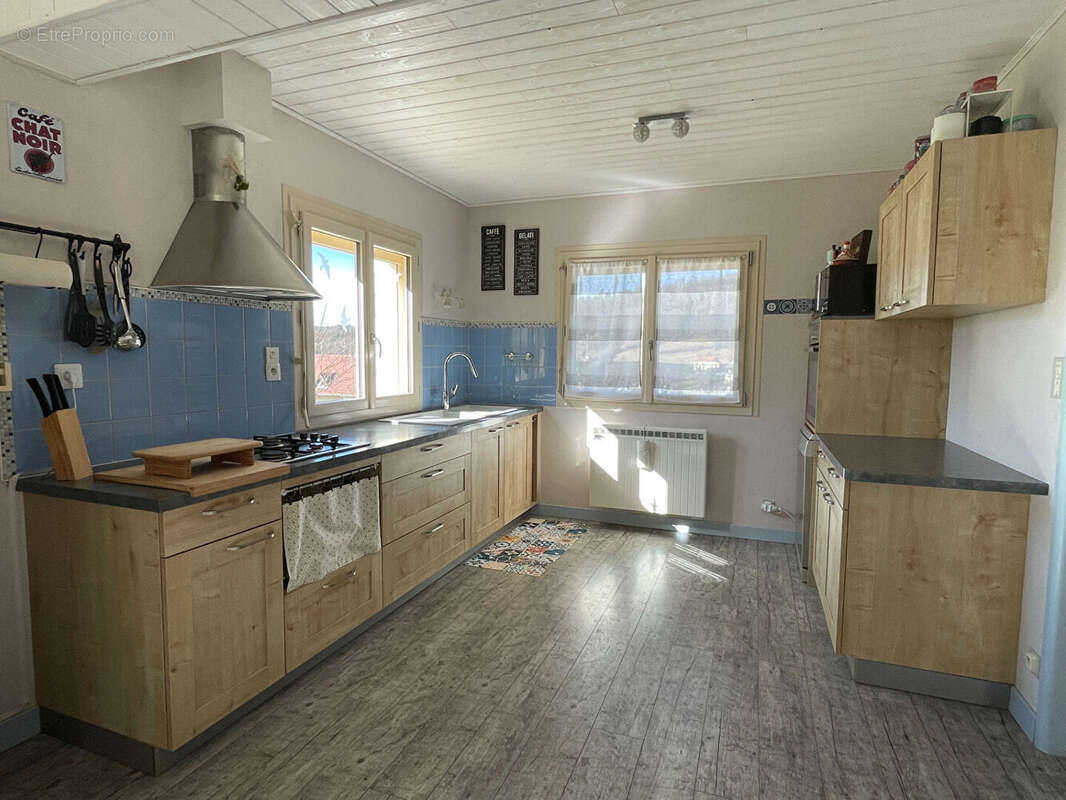 Maison à VILLARDS-D'HERIA