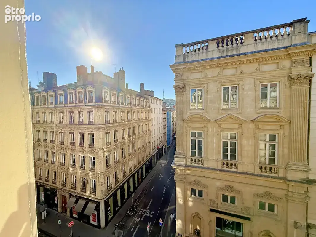 Lyon 1 presqu'ile rue du bât d'argent - t4 127m² - photo 3