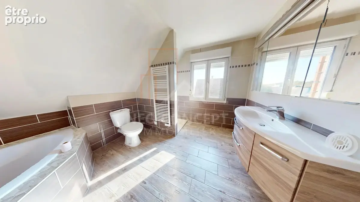 -- Beau potentiel pour cette maison 7 pièces au calme -- - photo 19