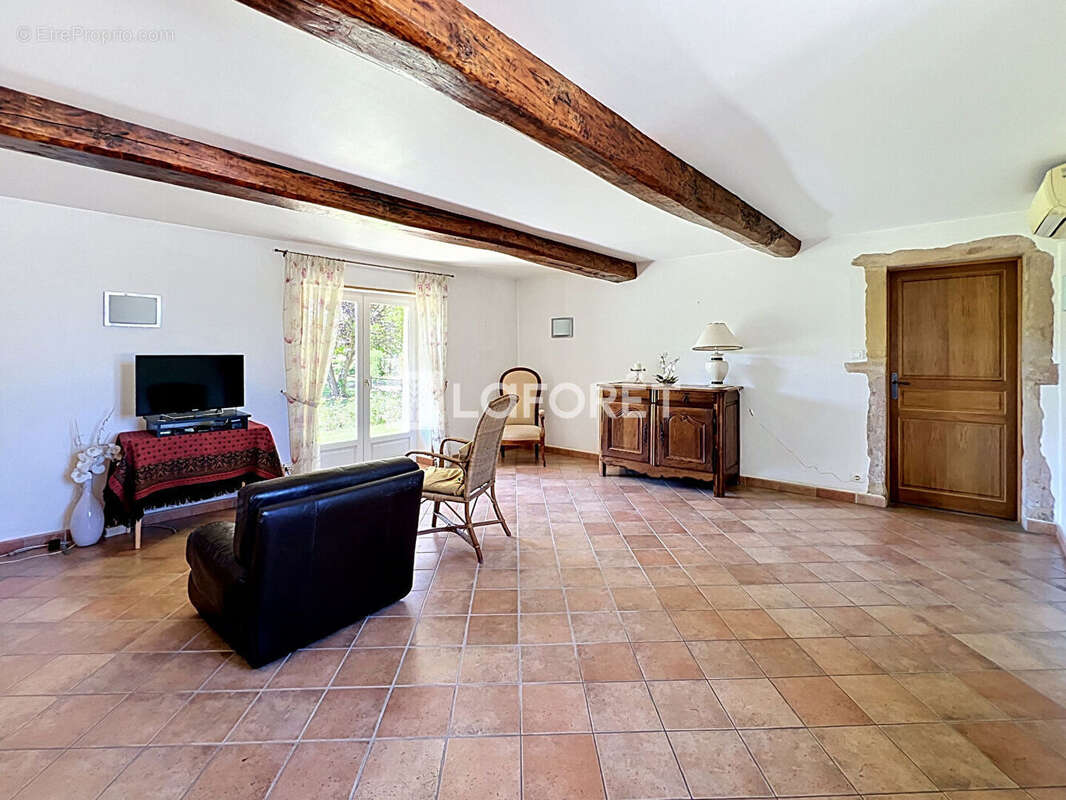 Maison à GARNERANS