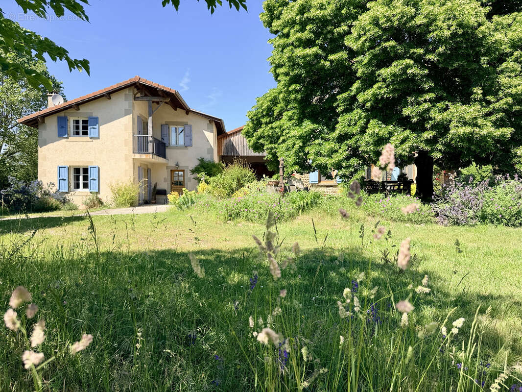 Maison à SAINT-CHRISTOPHE-ET-LE-LARIS