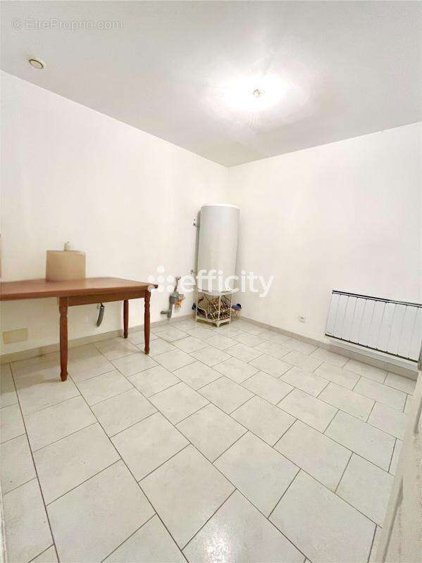 Maison à NANTEUIL-LA-FOSSE