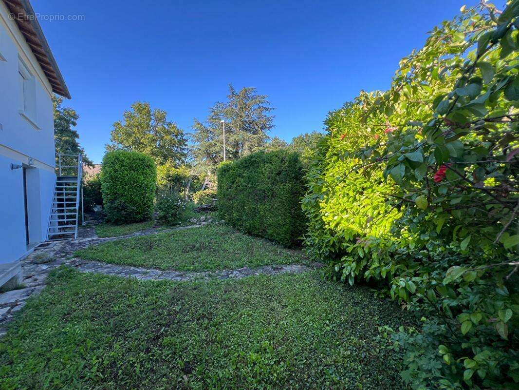 Maison avec jardin, garage et terrain constructible - photo 28