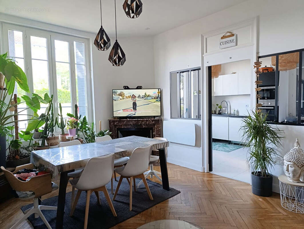 Appartement à DECINES-CHARPIEU