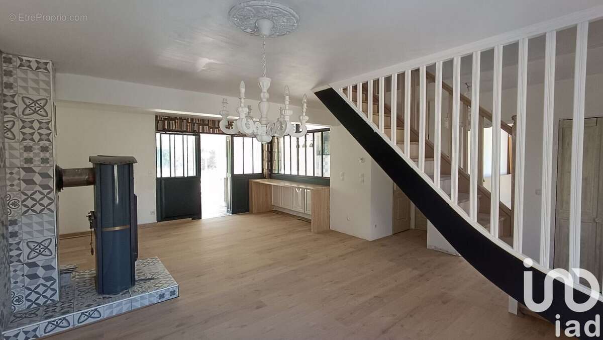 Maison 140 m² à Saint-Maur  - photo 6