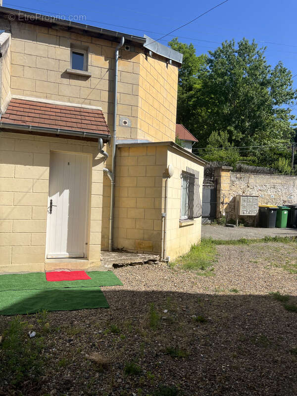 Appartement à CHAMPAGNE-SUR-OISE