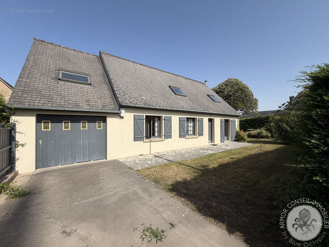 Maison à SAINT-JACUT-DE-LA-MER