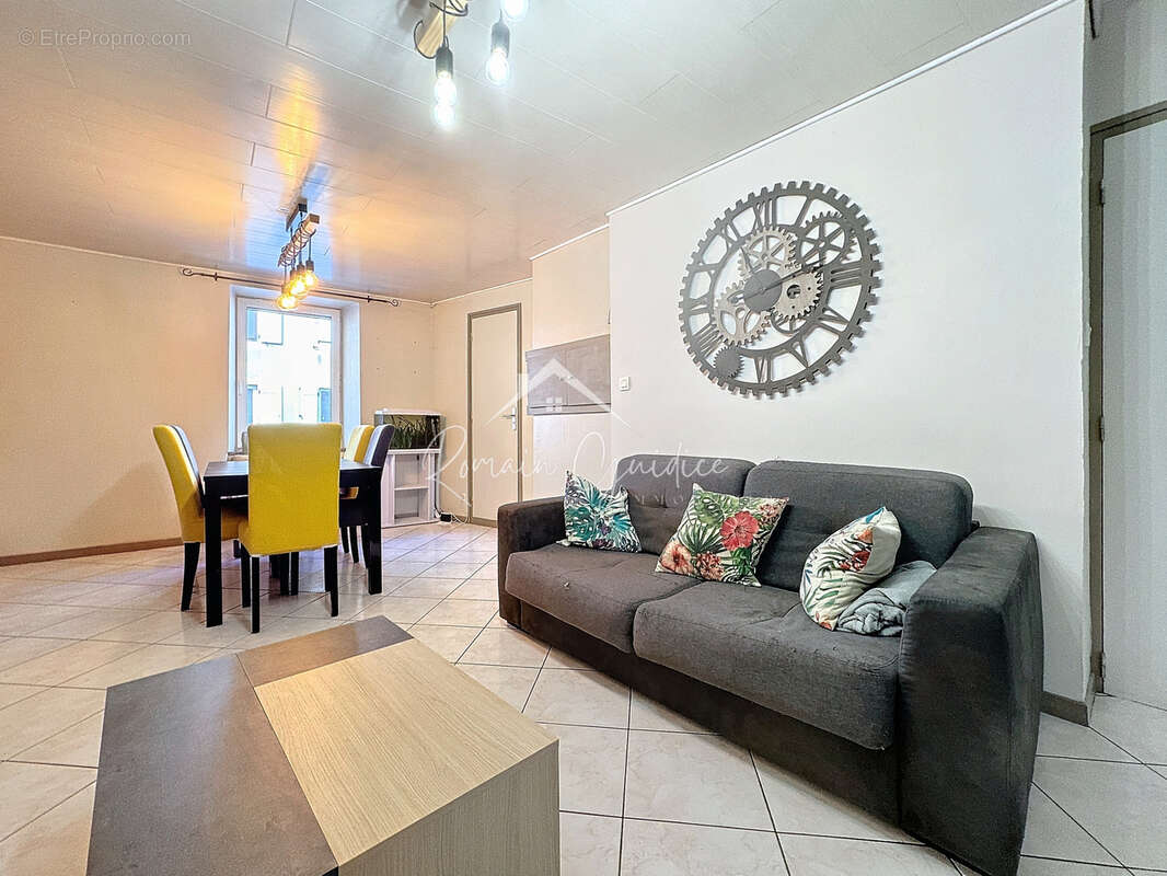 Maison à SAINT-GEORGES-DE-LUZENCON