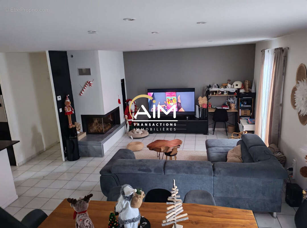 Maison à SAINT-DENIS-LES-PONTS