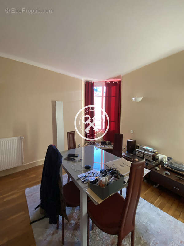 Appartement à SAINTE-SAVINE