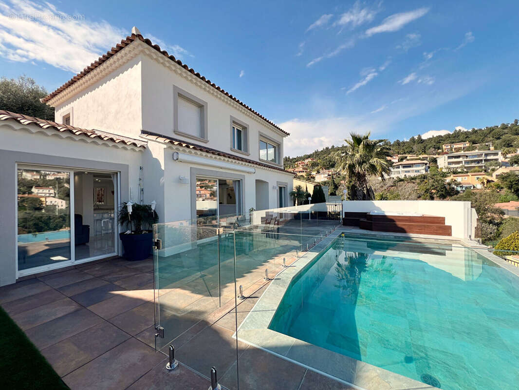 Maison à HYERES