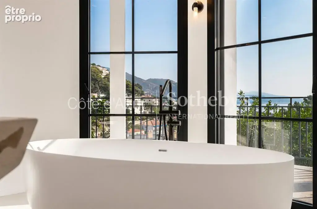 Roquebrune-Cap-Martin, villa contemporaine rénovée avec piscine à proximité de Monaco - photo 15