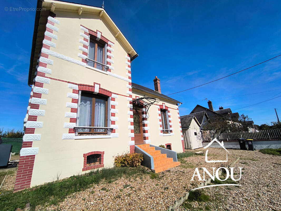 Maison à LA BAZOCHE-GOUET