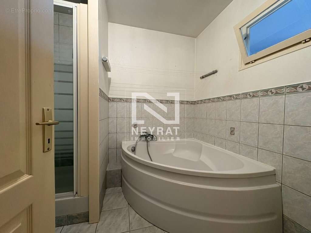 Appartement en rez-de-jardin avec garage - Vieux Chenove - photo 9