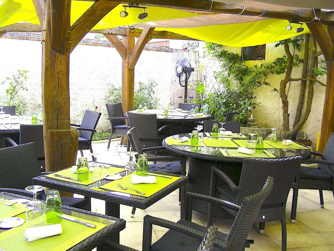 Autre à LA FERTE-IMBAULT